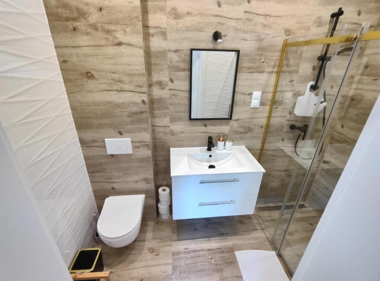 Apt Fiona4 Centrum700M Parking Bezplatny Monitorowany Salon Z Sypialnia Tv Lazienka Kuchnia Rekuperacja Karpacz Bagian luar foto